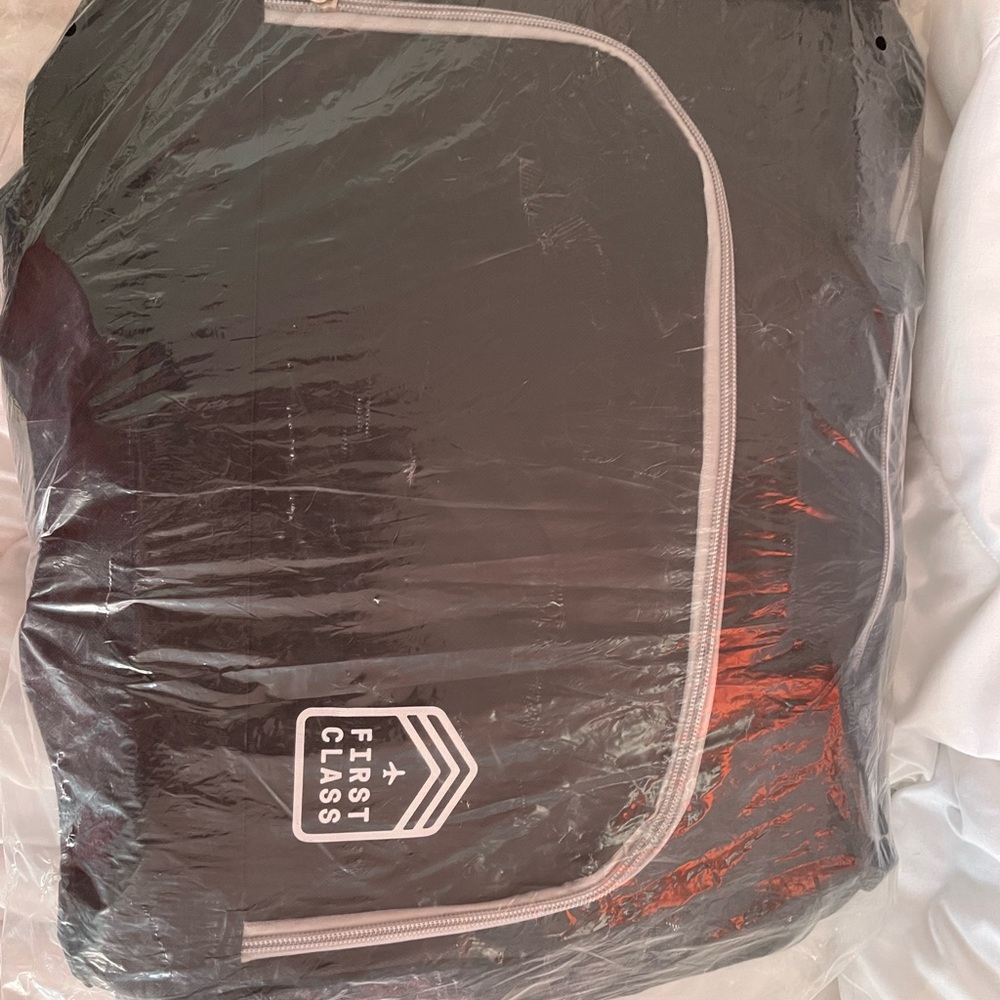 First Class 20" & 15" Duffle Bags w/Toiletry Bag Brand New.